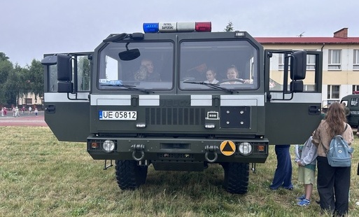 Niezwykła lekcja bezpieczeństwa – wizyta patrolu saperskiego w naszej szkole!